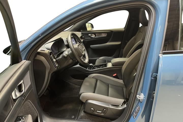 Blå Volvo C40 fra 2024