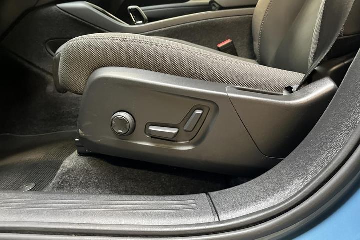 Blå Volvo C40 fra 2024