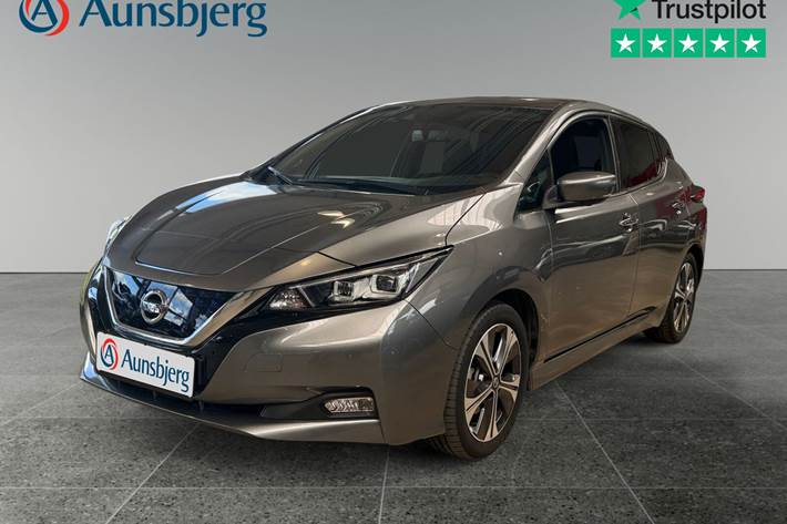 Grå Nissan Leaf fra 2021