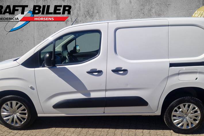 Hvid Peugeot Partner fra 2021