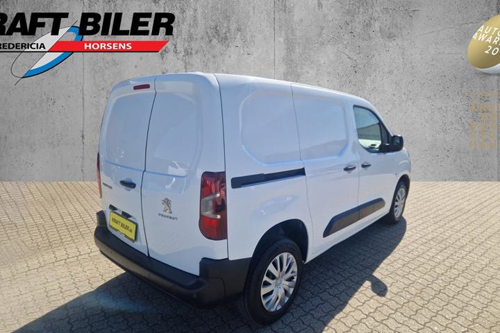 Hvid Peugeot Partner fra 2021