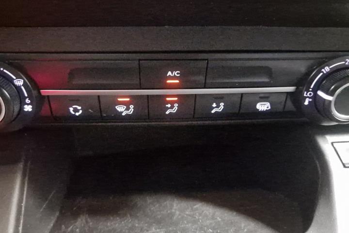 Hvid Peugeot Partner fra 2021