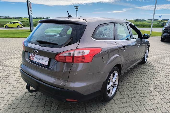 Grå Ford Focus fra 2014