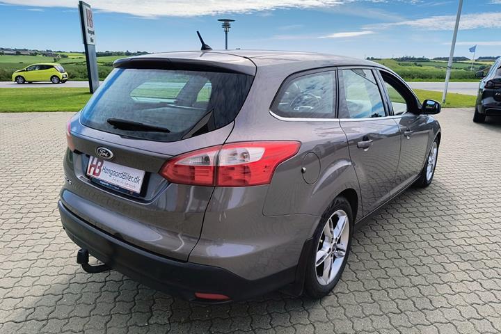 Grå Ford Focus fra 2014
