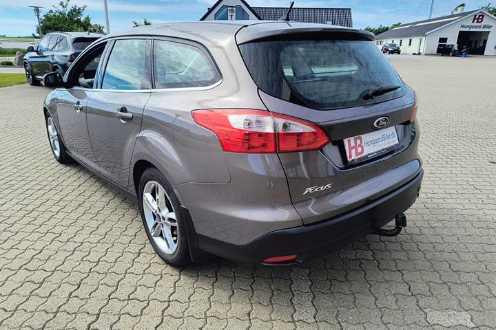 Grå Ford Focus fra 2014