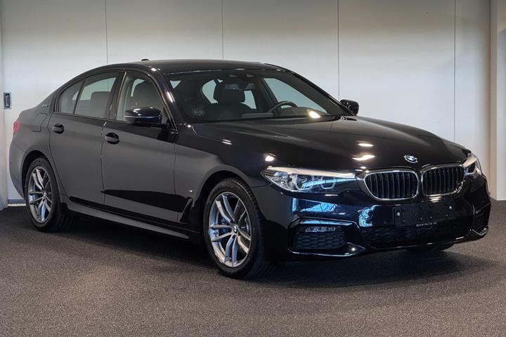 Sort BMW 530e fra 2019