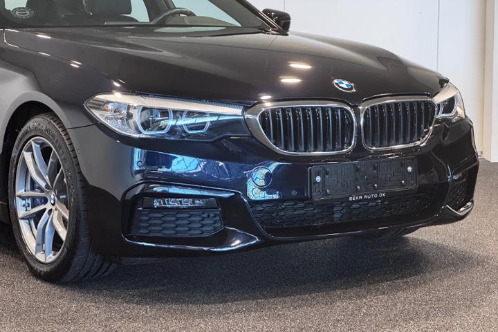 Sort BMW 530e fra 2019
