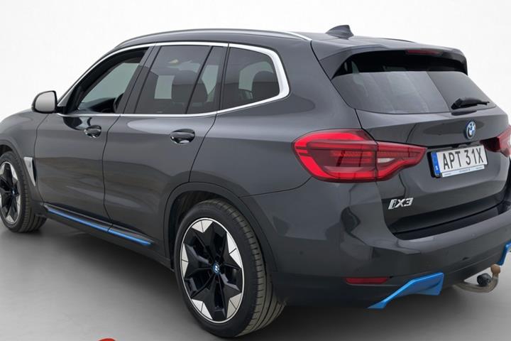 Grå BMW iX3 fra 2021