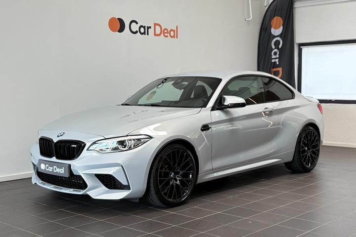 Grå BMW M2 fra 2020 set udefra