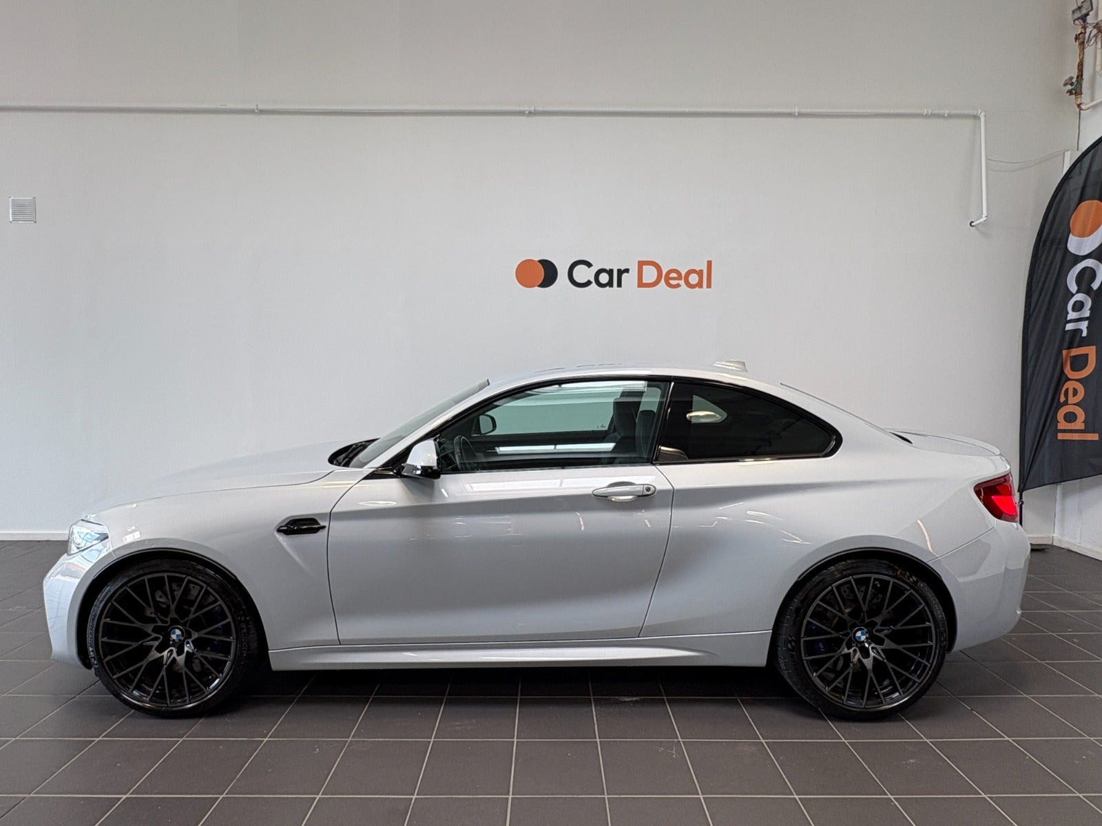 Grå BMW M2 fra 2020