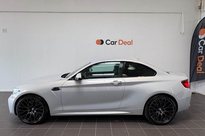 Grå BMW M2 fra 2020
