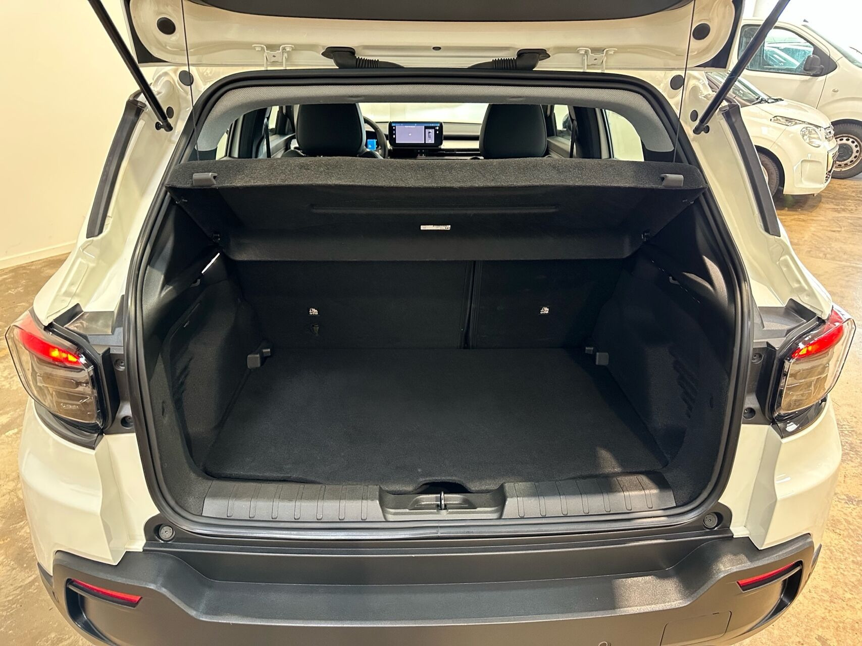 Hvid Jeep Avenger fra 2025