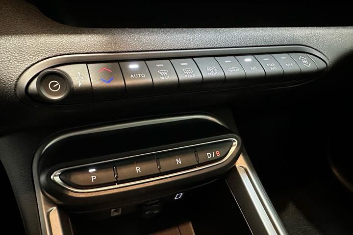 Hvid Jeep Avenger fra 2025
