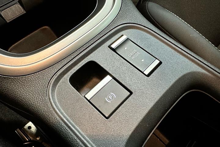 Hvid Jeep Avenger fra 2025