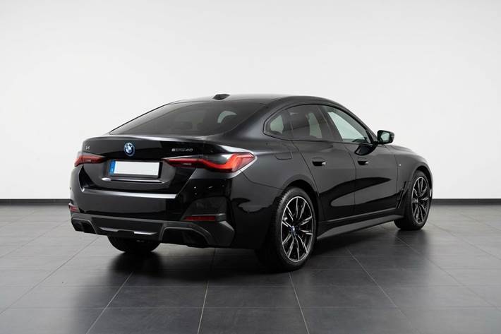 Sort BMW i4 fra 2023