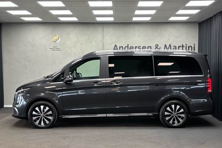 Grå Mercedes EQV 300 fra 2023
