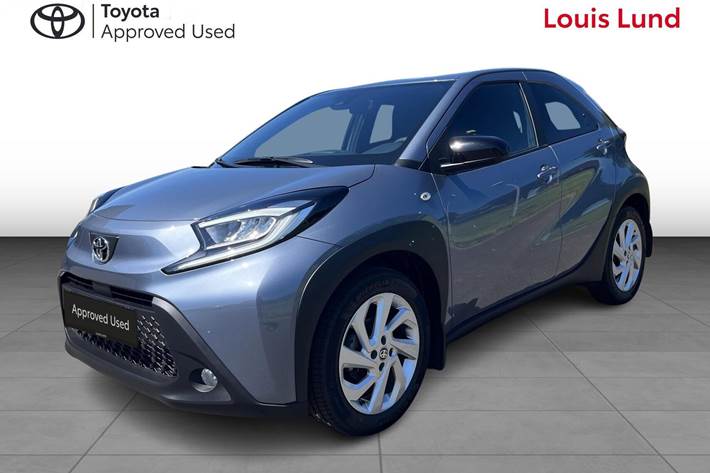 Grå Toyota Aygo X fra 2025