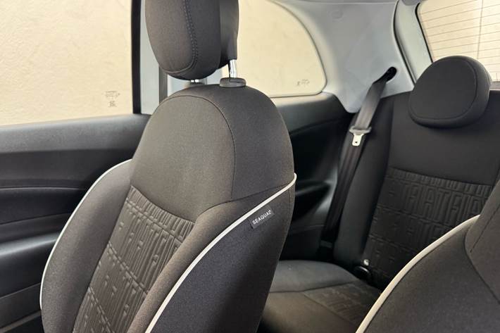 Hvid Fiat 500e fra 2023
