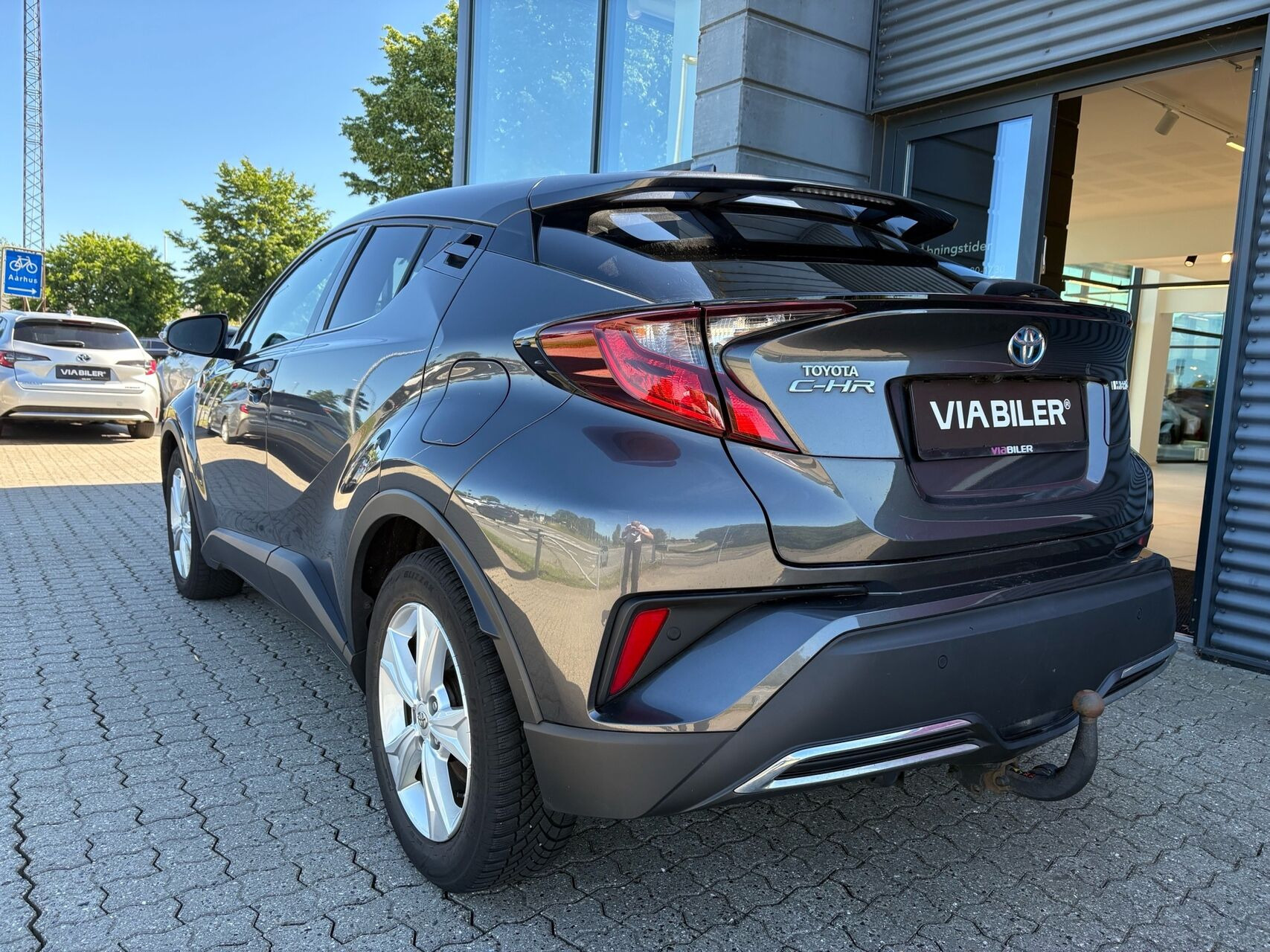 Sort Toyota C-HR fra 2020