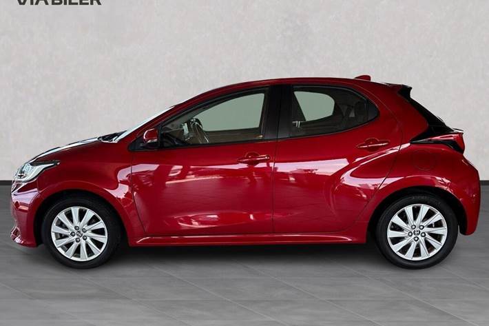 Rød Toyota Yaris fra 2021