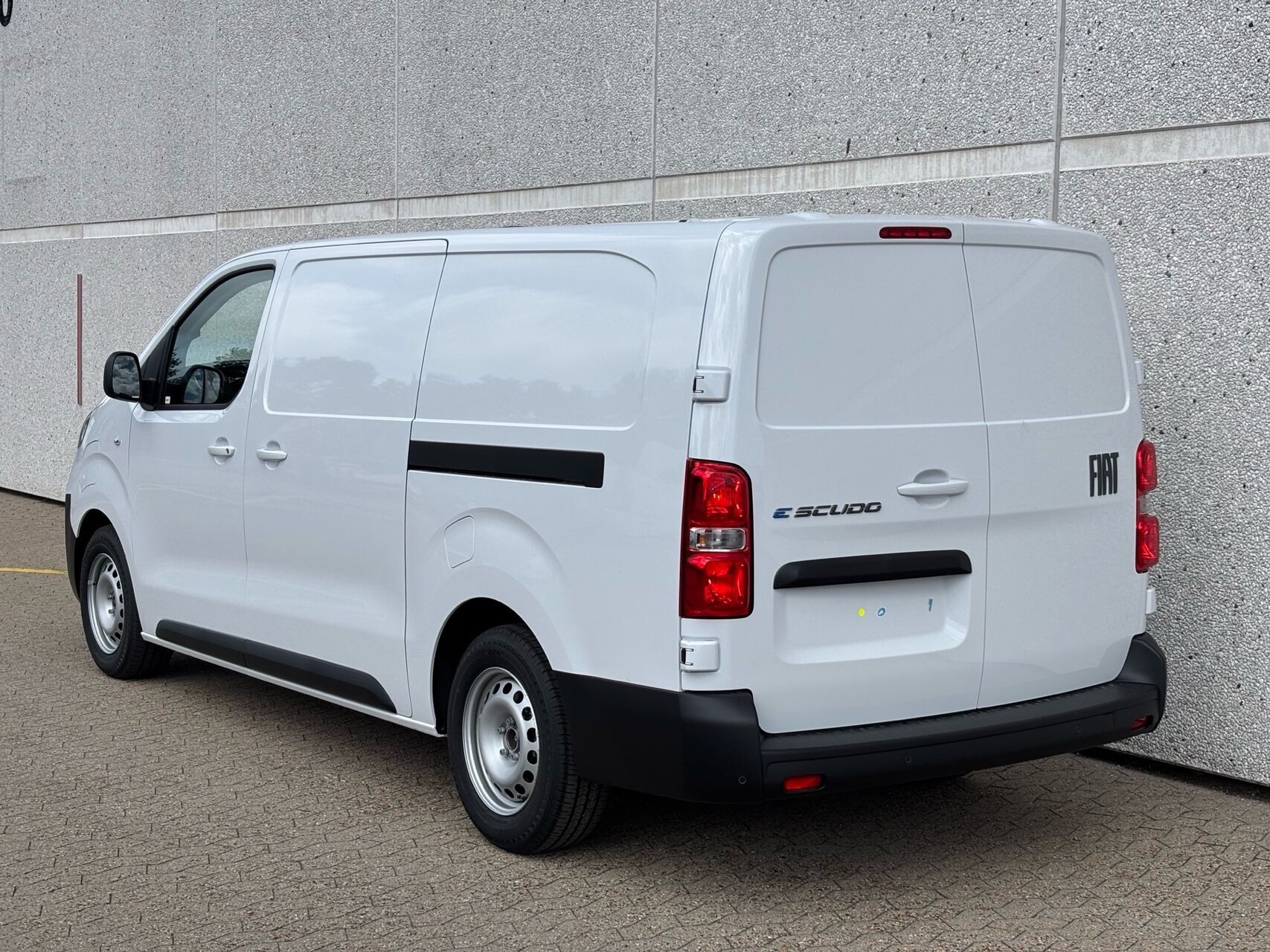 Hvid Fiat E-Scudo fra 2026
