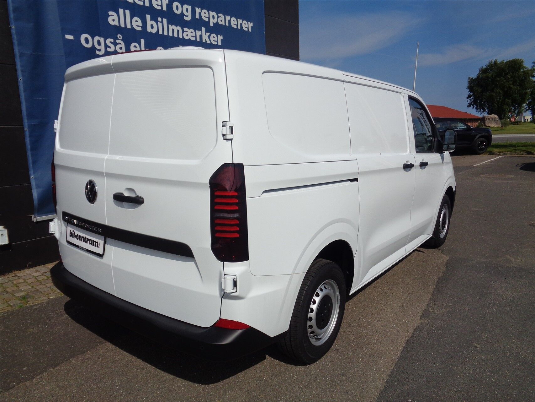 Hvid VW e-Transporter fra 2025