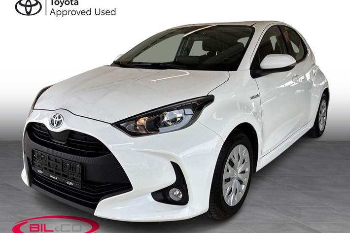 Hvid Toyota Yaris fra 2021