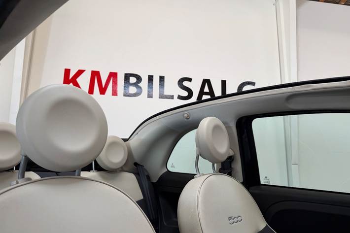 Blå Fiat 500C fra 2013