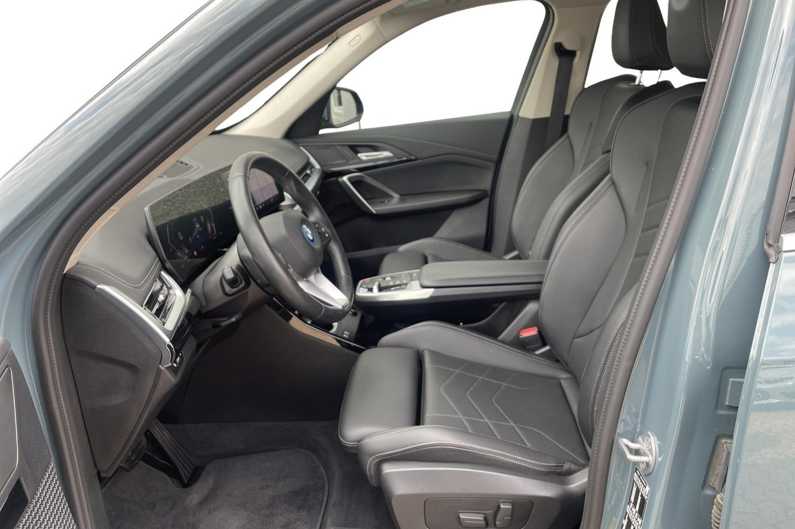 Grøn BMW iX1 fra 2024