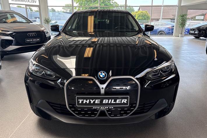 Sort BMW i4 fra 2023