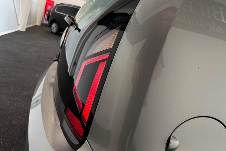 Grå VW UP! fra 2022
