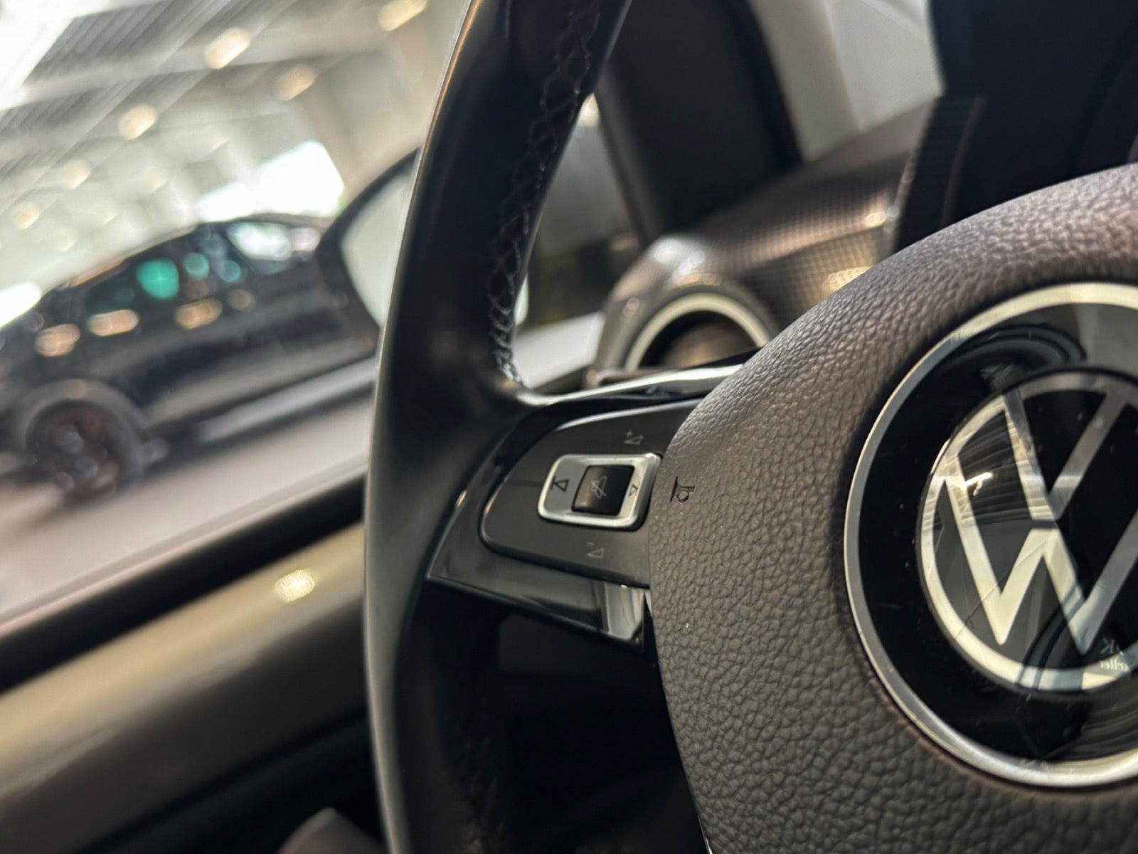 Grå VW UP! fra 2022