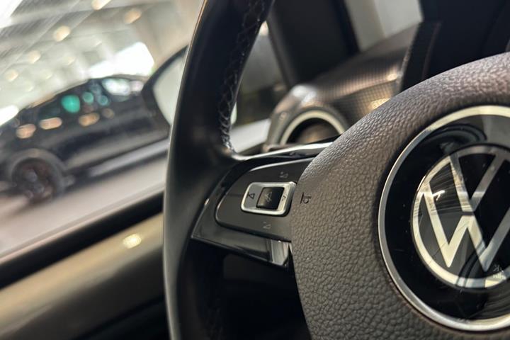 Grå VW UP! fra 2022