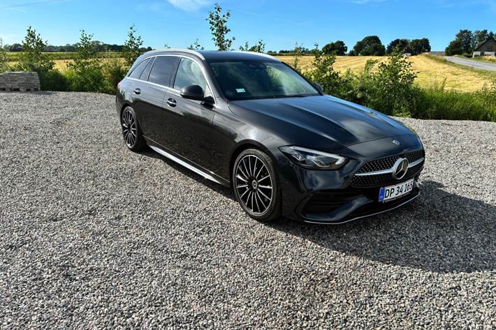 Sort Mercedes C200 fra 2022