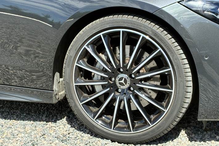 Sort Mercedes C200 fra 2022