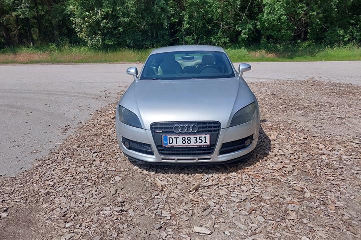 Sølv Audi TT fra 2006