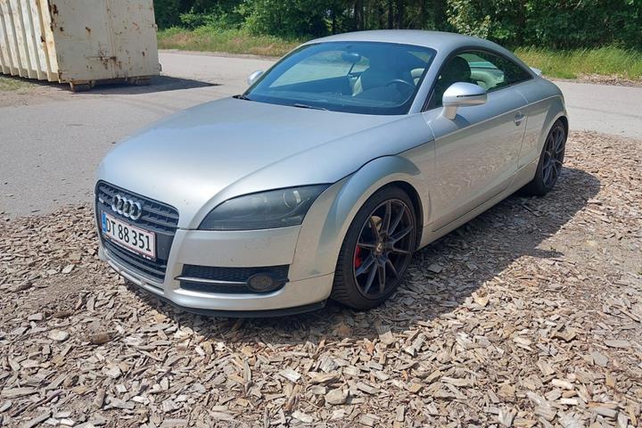 Sølv Audi TT fra 2006