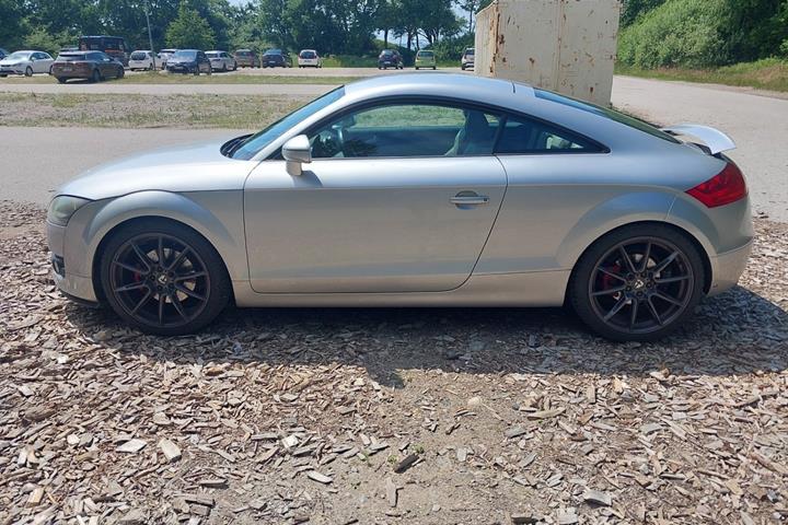 Sølv Audi TT fra 2006