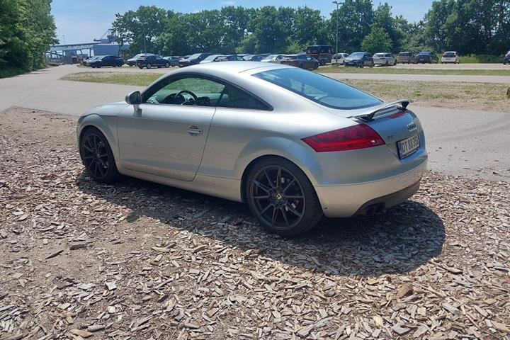 Sølv Audi TT fra 2006
