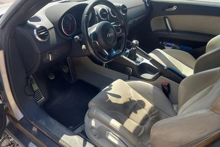 Sølv Audi TT fra 2006