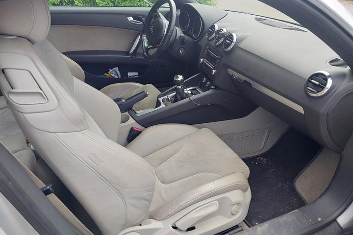 Sølv Audi TT fra 2006