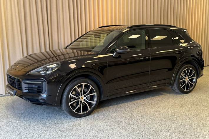 Sort Porsche Cayenne S fra 2018