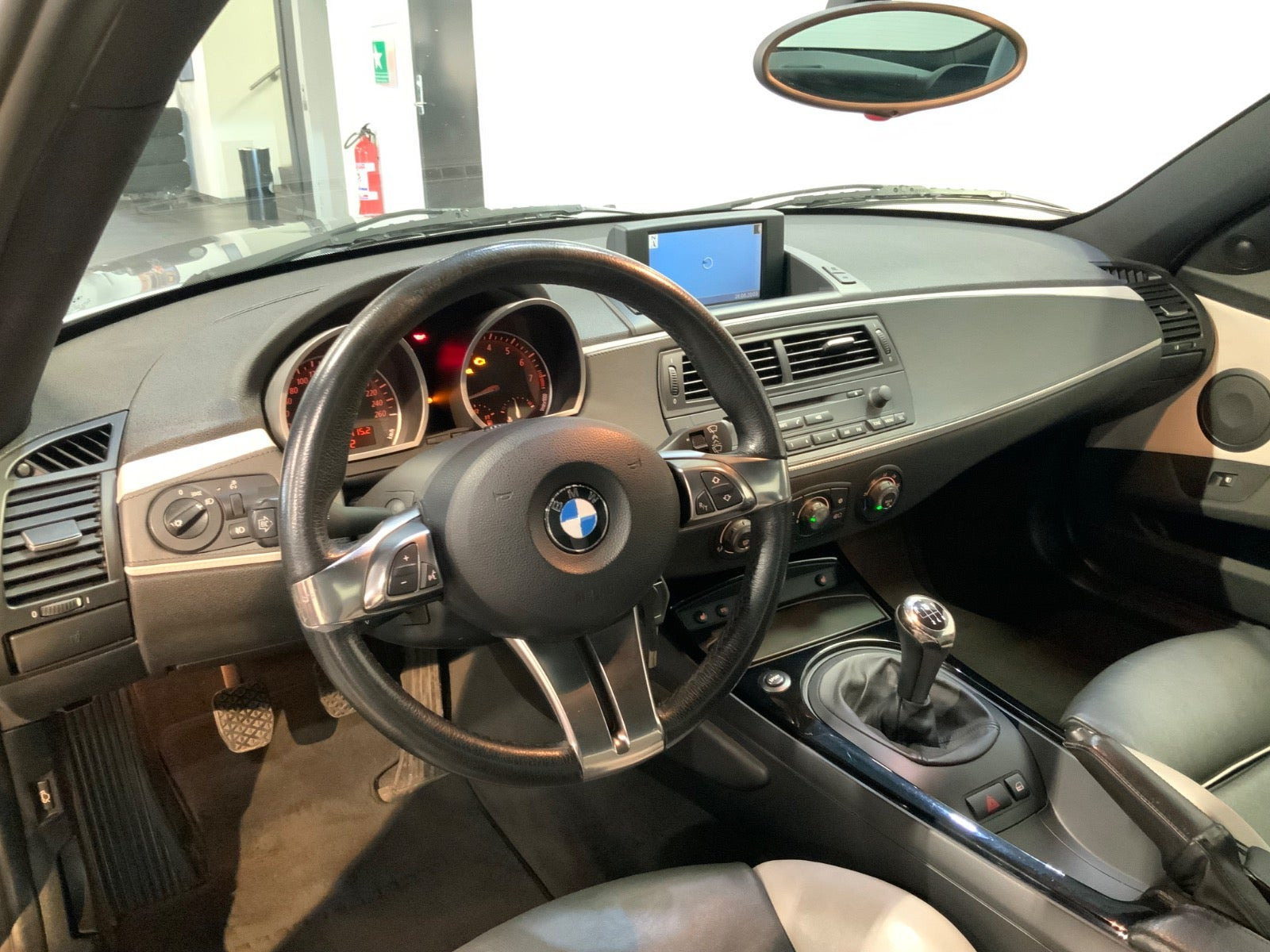 Grå BMW Z4 fra 2007