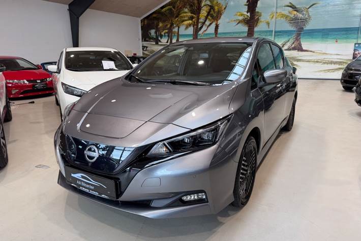 Grå Nissan Leaf fra 2022