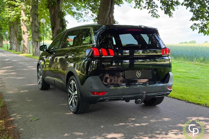 Sort Peugeot 5008 fra 2017