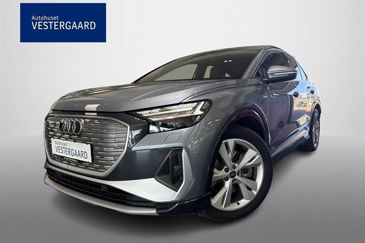 Blå Audi Q4 e-tron fra 2024 set udefra