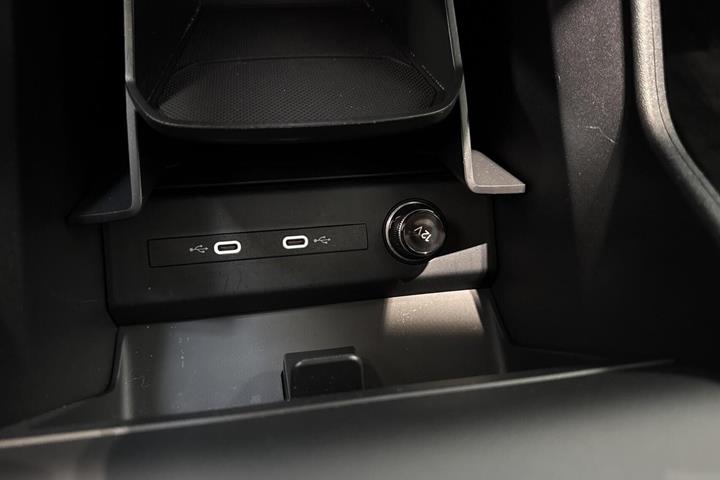 Blå Audi Q4 e-tron fra 2024