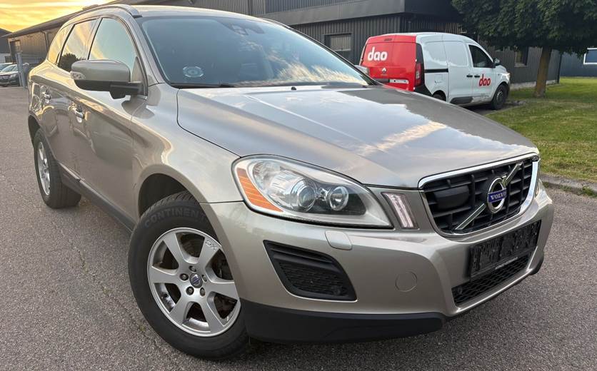 Volvo XC60 2,4 D5 215 Momentum aut. AWD Van