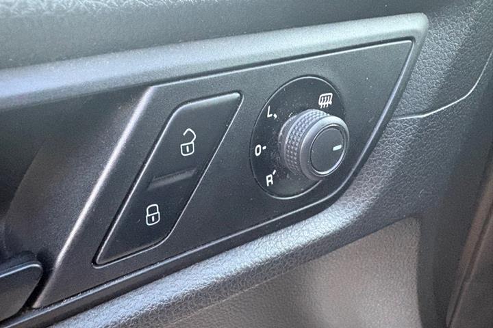 Hvid VW Caddy fra 2018