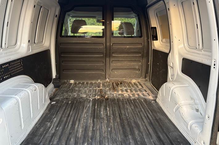 Hvid VW Caddy fra 2018